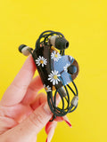 Clip de Cable CH Negro Margaritas