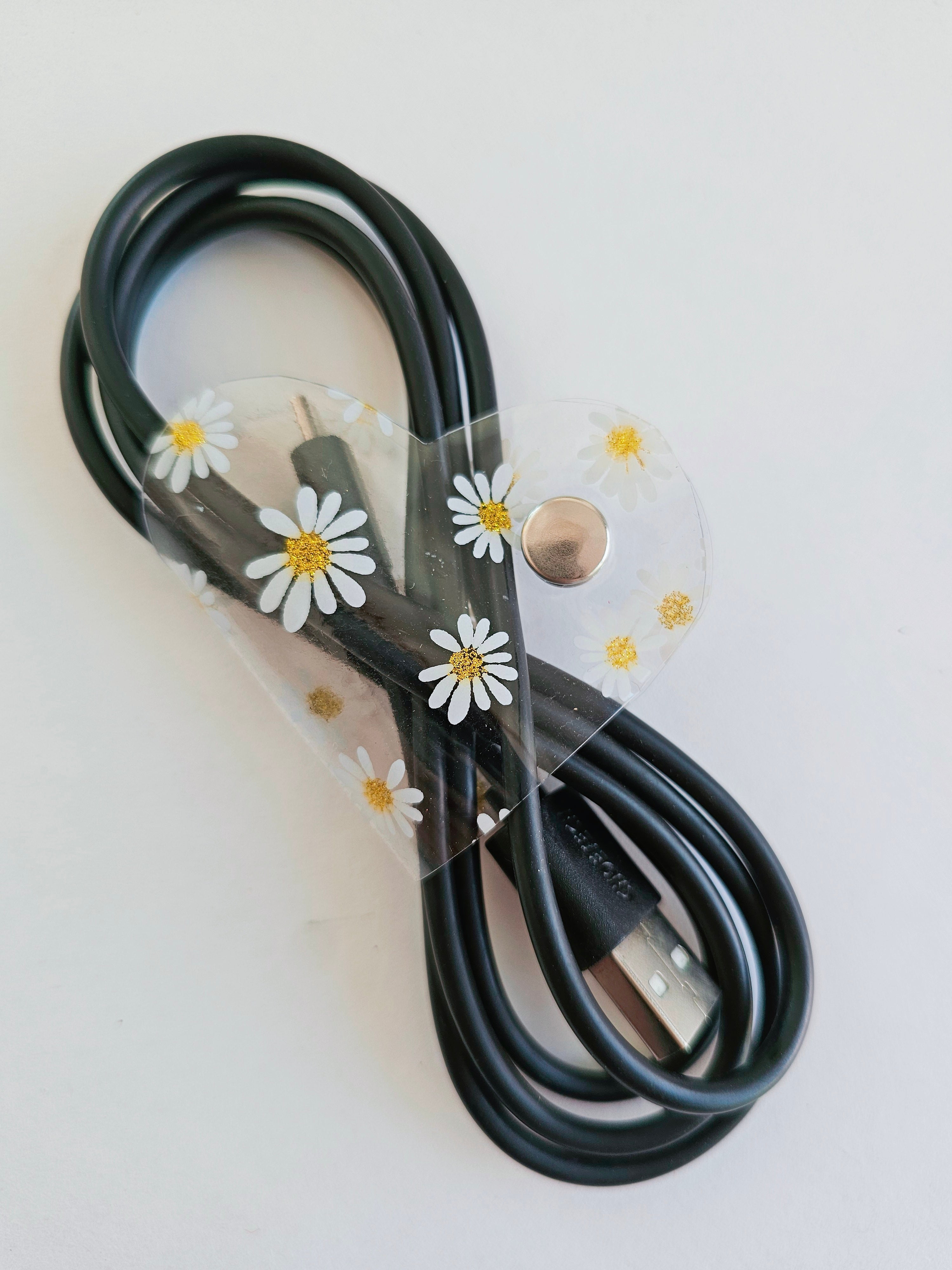 Clip de Cable GD Blanco Margaritas