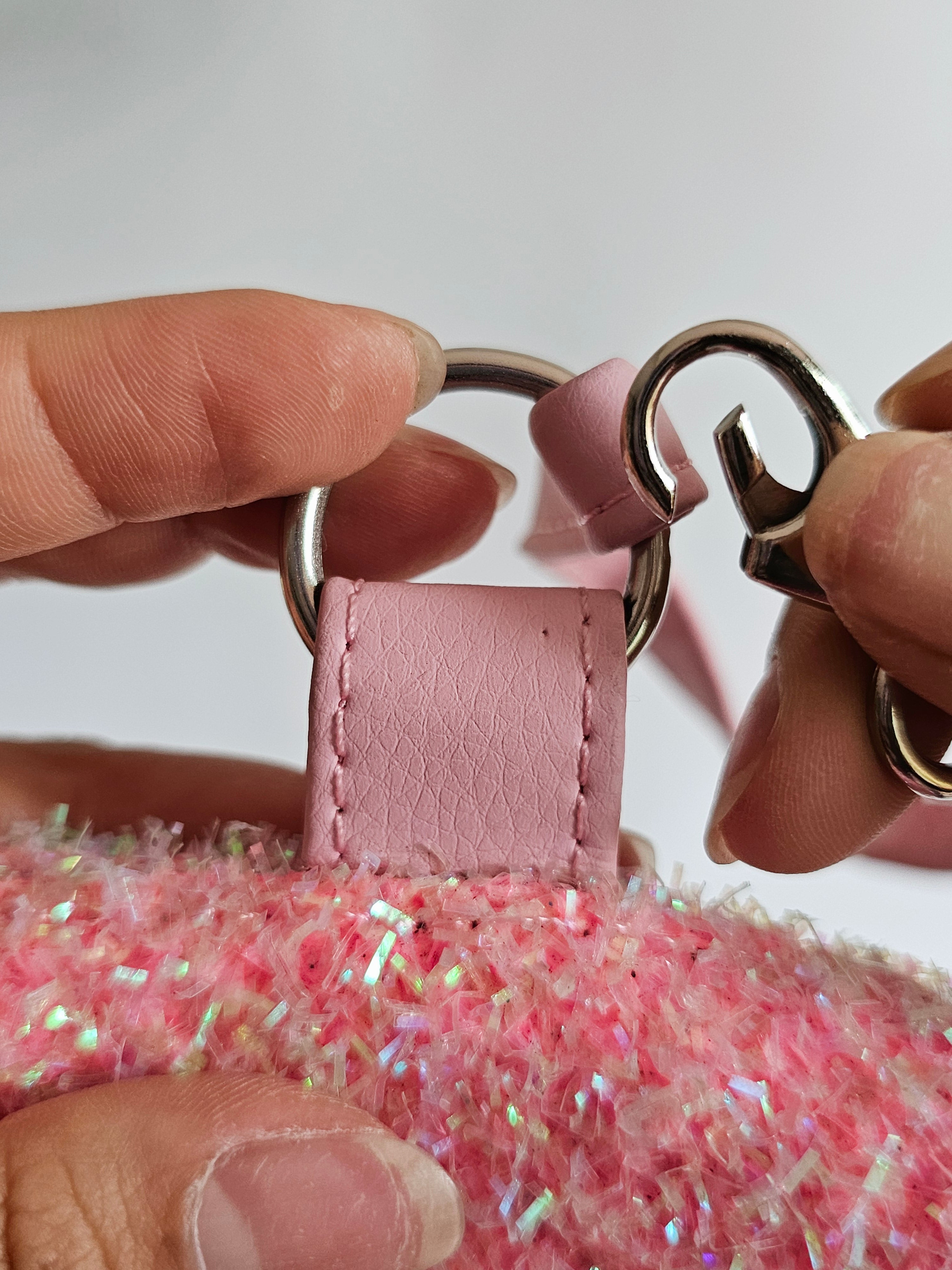 Clip e Ropa Rosa Glitter Escarchado